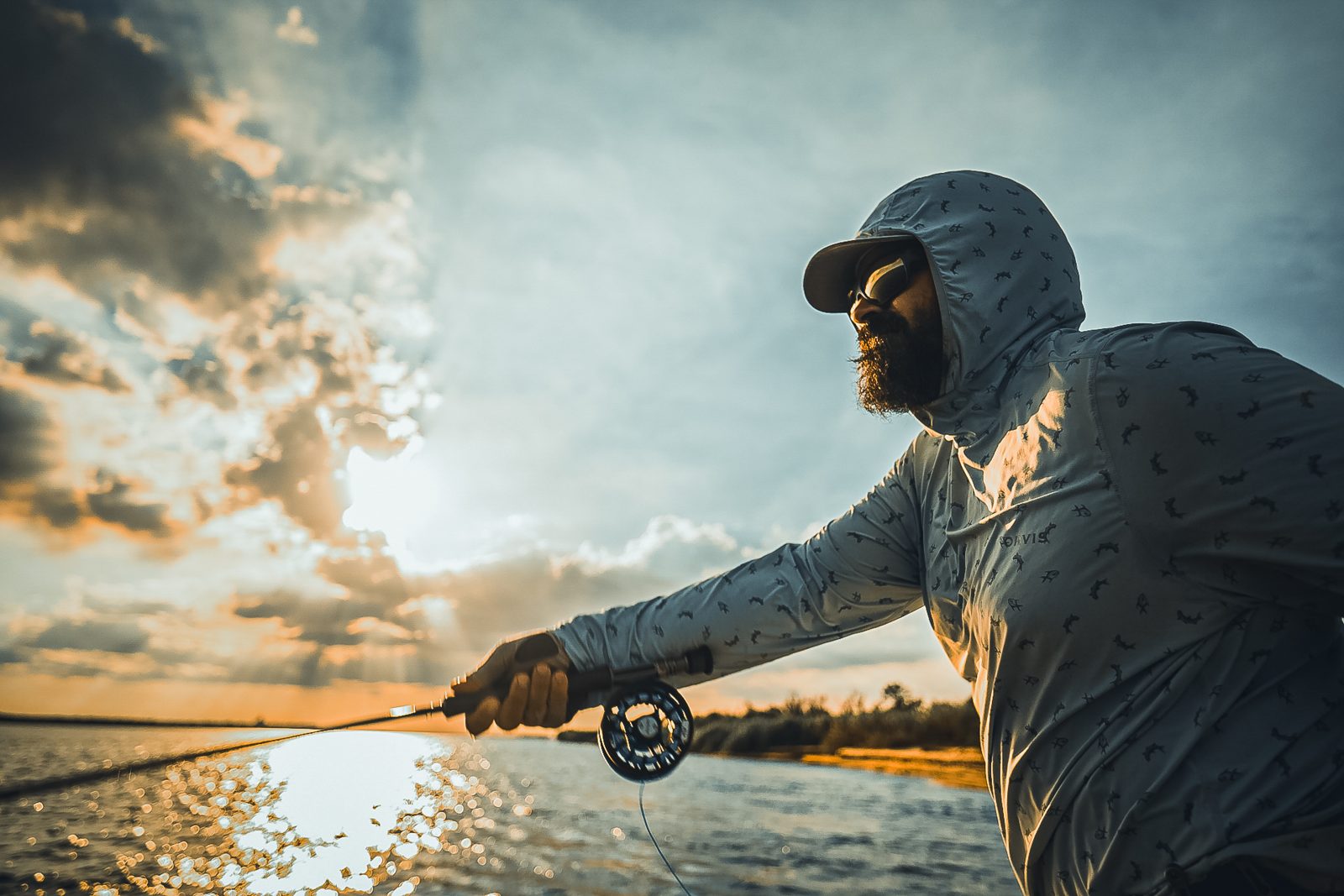 Baptiste Conquet, moniteur-guide de pêche à la mouche, en action
