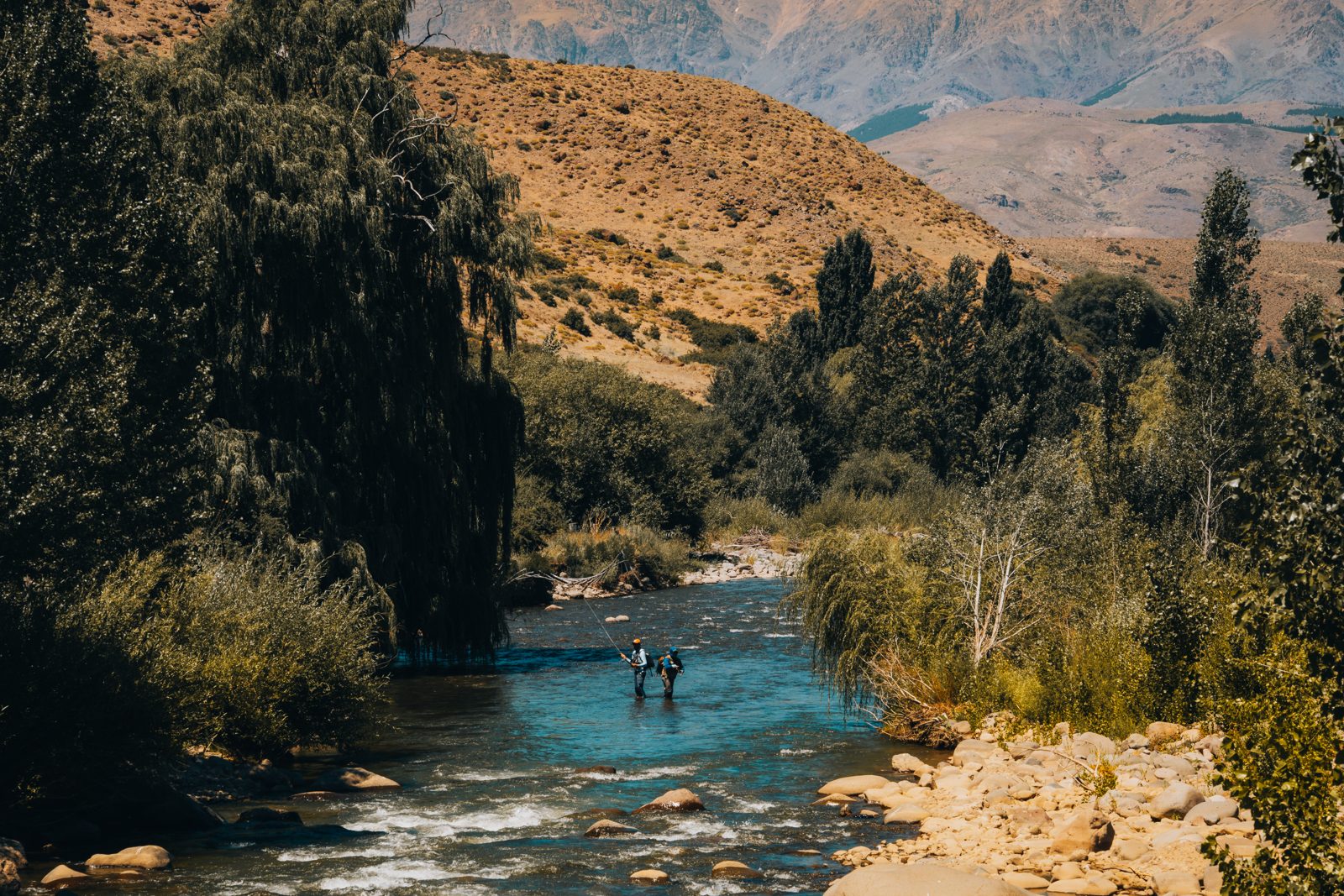 Wading dans une eau turquoise