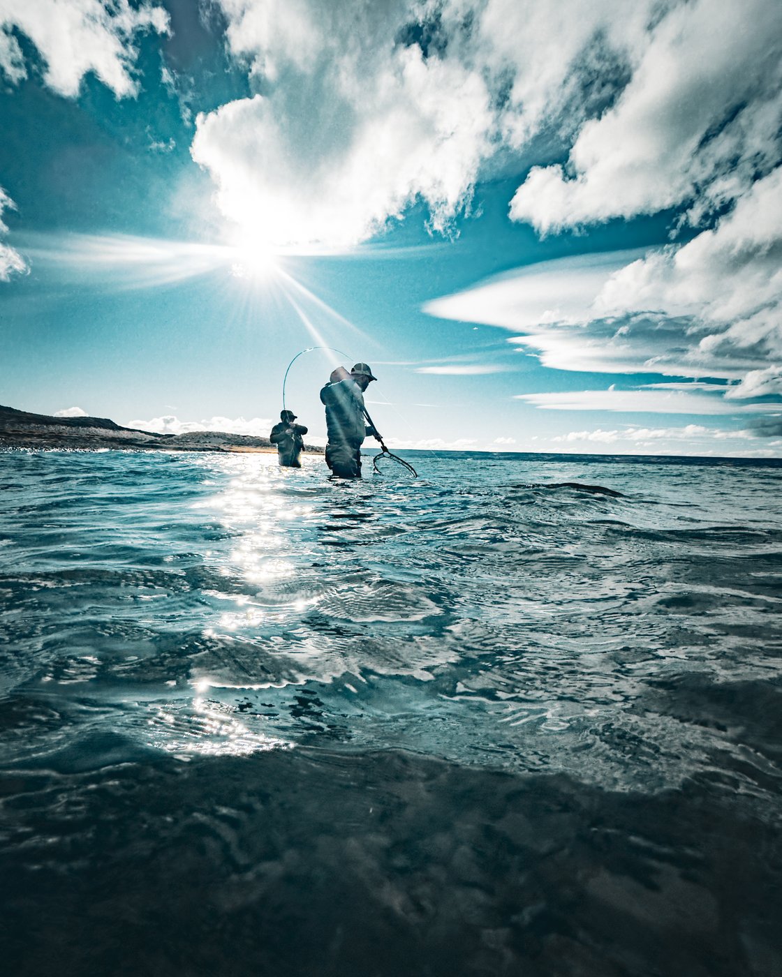 Pêche à la mouche en wading sur le lac Strobel, Patagonie argentine