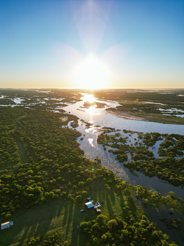 Pêche du dorado à la mouche dans les lagunes des Esteros del Iberá